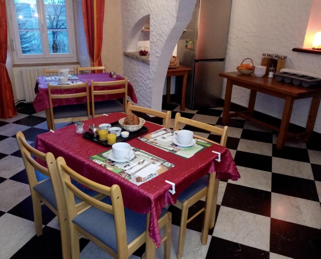 Hotel Les Remparts Nozeroy Екстер'єр фото
